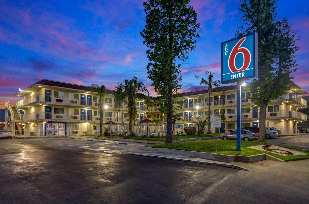 Motel 6-San Bernardino, Ca - North Serrano Village Zewnętrze zdjęcie