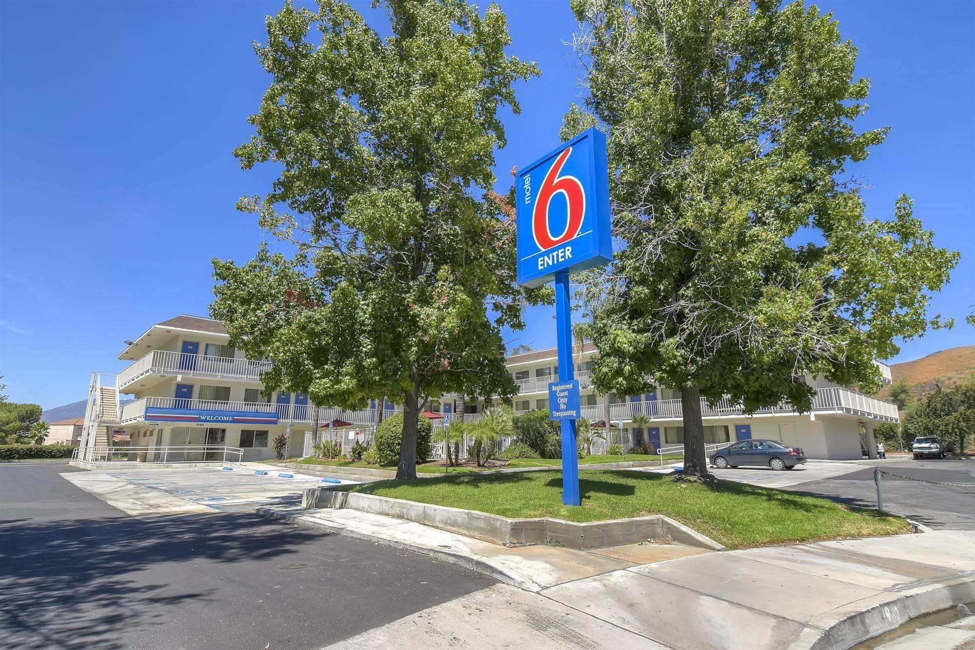 Motel 6-San Bernardino, Ca - North Serrano Village Zewnętrze zdjęcie